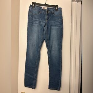 Junior’s So Jeans basically brand new Size 7
